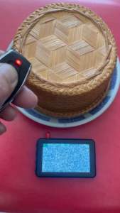 จานกล้องเล่นได้เฉพาะ ลูกใส พร้อมจอและอุปกรณ์ชาร์จไฟ รับสัญญาณได้ไกลมาก30เมตร ราคา6500บาท