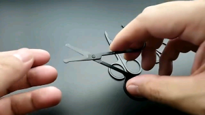 Gunting Cukur Kecil Bulu Hidung Mata Alis Benang Ujung Tumpul