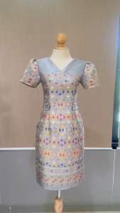 ชูดผ้าไทย ชูดลายไทย ชูดออกงาน ชูดผ้าไหมงานตัด ผ้าไหมสีเทา สินค้าพร้อมส่ง