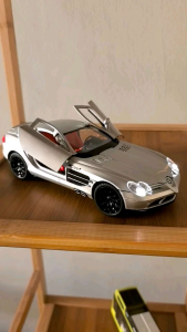 Mercedes Benz SLR 722S Die-Cast 1:24 1/24 Scale Die-Cast Toy Car Collection Alloy Toy Collectible Vehicle Toy Car