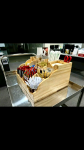 กล่องใส่แก้วกาแฟร้อน และเครื่อชงอชงกาแฟชาคอฟฟีเมตน้ําตาล