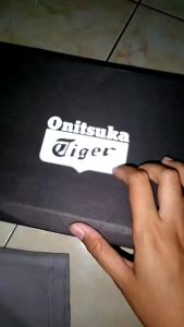 sepatu sneaker casual slip on onit tiger pria dan wanita terbaru