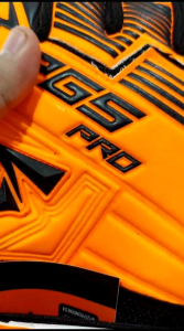 Sarung Tangan Kiper Bola PGS EGLE Hitam Oren Terlaris