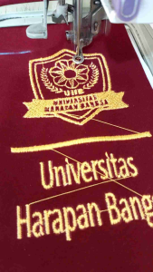 Selempang Wisuda Leher Bludru