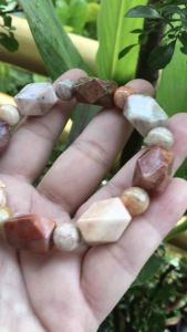 ข้อมือหินนำโชค ฟอสซิลปะการัง แท้ รูปทรงน่ารักค่ะ ลายสวย ใส่ง่าย