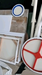 เฟรมผ้าใบวาดรูป แคนวาส 100x150 cm ใช้แคนวาสแท้ 380 แกรมราคา 963 บาท ใช้โครงหนา 4 cm หรือหากต้องการขอบบาง แจ้งทางแชทได้เลยครับถ้าไม่แจ้งเราจะทำขอบหนาไปให้ทุกครั้ง