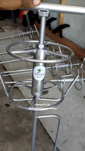 Alat pemandu selang air pertanian