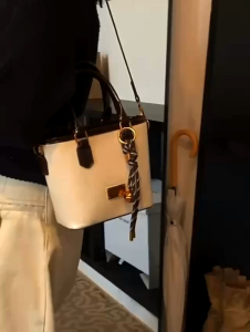 tas selempang handbag wanita VN8871