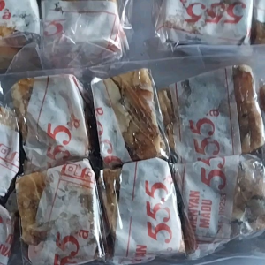 KEMENYAN MADU NOGA Cap 555 1 PAK ISI 10 PCS