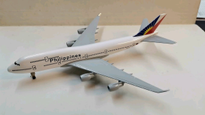 Philippine Airlines PAL B747 Diecast Airplane with Landing Gears and Stand for Display Collection Souvenirs Gift Items