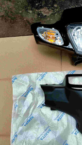 Batok Depan Belakang Fiz R Vega & Reflektor Set Sein Depan Hitam