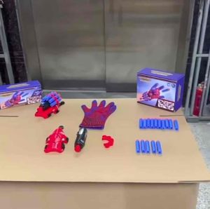 【Ready Stock🇲🇾】Super Hero Spiderman Shooter Launcher Glove Mask Toys kids Wrist transmitter Glove Toy 蜘蛛发射器玩具吸盘手腕 - 215