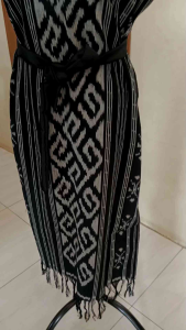 Set Couple Baju Tenun Clara Hitam: Midi Dress Kombinasi Kemeja Warna Hitam Katun