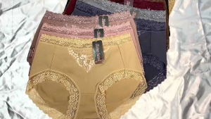 1408 Sister hood กางเกงใน เอว30-34 ผ้าลื่นขอบลูกไม้