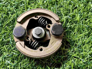 A274ชุดครัช 2 ขา โรบิ้นRobin NB411 +พร้อมน็อตยึด/แหวนรองน็อต เครื่องตัดหญ้า 2 จังหวะ ของแท้ #งานคุณภาพ #ตรงปก #สำหรับงานหนัก #แท้ติดเครื่องใหม่มา