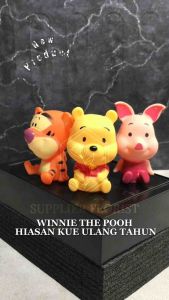 [1 BIJI] MINIATUR POOH TIGER PIGLET WALT DISNEY WINNIE THE POOH HIASAN KUE ULANG TAHUN ANAK DEKORASI ULTAH CAKE DECORATION BAKERY SURABAYA ANAK PEREMPUAN HIASAN RUANG TAMU TANCAPAN MOBIL
