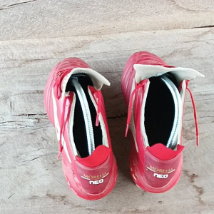 รองเท้าสตั๊ด