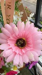 กระเช้าดอกไม้ ของขวัญรับปริญญา ของขวัญวันเกิด ขึ้นบ้านใหม่และทุกโอกาสสำคัญ