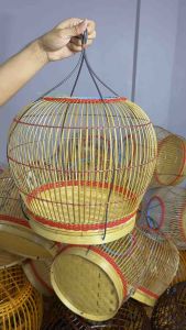 กรงนกกระทา กรงนกกระทาทุ่งขนาดใหญ่ เส้นผ้าศูนย์กลาง 14 นิ้ว สูง 12 นิ้ว ก้น 11 นิ้ว ห่อกันกระแทกให้ค่ะ