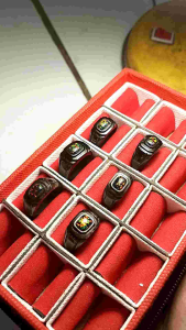 Cincin Kalimaya Black Oval: Desain Oval Elegan untuk Wanita