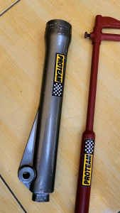 Treker Alat Lepas Seal Shock Depan Motor