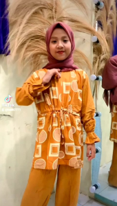 setelan anak prempuan resleting depan dan tali serut motif kotak kombinasi terbaru dan terlaris