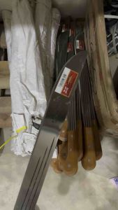 Parang menebas/pemangkas tajam