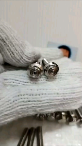 อารัตน์นอตซิ่ง น็อตแคร้งซ้ายขวา wave 125iปี2012-2020 หัวเหลี่ยมกลึงลายกันหอย สแตนเลส ราคาต่อ 1 ชุด 1 ชุดมี 21ตัว