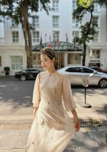 Áo dài cách tân nữ thêu hoa nhí Thụy Miên dáng suông xưa Chaang may sẵn áo dài xuông bầu dự tiệc cưới lễ tết đẹp ADC772