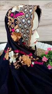 MUKENA DEWASA TERUSAN KAIN HITAM MOTIF SEPATU BAHAN KATUN MIKRO