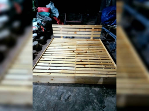 giường cao 30cm 4 mảnh ghép bíh kính