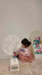 DooDoo Projector โปรเจคเตอร์เล่านิทาน มีเสียงภาษาอังกฤษ 1 ชุด นิทาน 4 เรื่อง ภาพคมชัด แสงไม่เป็นอันตราย