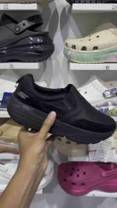 Sepatu Skechers Ultra Go Duro