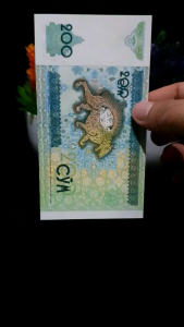Koleksi Kuno Lama Asing 200 SOM UZBEK 1997 Gres