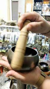 Instrumen Singing Bowl Bronze Vintage 10cm Genta Tibet
