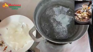 เส้นก๋วยจั๊บกึ่งสำเร็จรูป บรรจุ 1กก. #เส้นก๋วยจั๊บ #เส้นก๋วยจั๊บอบแห้ง