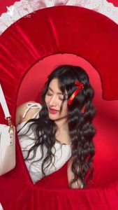 PLAYBOY รุ่น Bliss Bag กระเป๋าสะพายข้างผู้หญิง รหัส ST-B251PB604 ดีไซน์ทรง Flap bag ฝาพลับโลโก้หนังปั้มนูน สีมินิมอล มี 2 สี Misty mint และ Coconut Milk