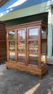 (ประกอบแล้ว) ตู้ไม้สัก สูง 130 x กว้าง 120 x ลึก 40 cm. ไม้สักแท้ ทุกชิ้นส่วน มีประกันการจัดส่ง ตู้โชว์กระจก ตู้หนังสือ สีขัดขาวมินิมอล (มี 3 สี) สวย