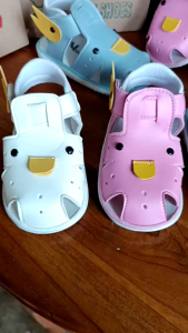 Sendal Anak Bunyi Cit-Cit Terlaris & Praktis Nyaman