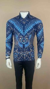 Kemeja Batik Pria Lengan Panjang: Kombinasi Tradisional & Modern