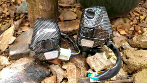 SET SAKLAR KIRI + SAKLAR KANAN MIO SPORTY / SOUL  / MIO J / SOUL GT / XEON / MIO M3 / XEON RC /JUPITER MX / MIO 125 / MIO Z CARBON / SAKLAR HOLDER SWITCH SAKLAR LAMPU SEN HANDLE SWITCH TOMBOL SAKLAR SEIN KIRI  SAKLAR STATER STARTER SWICTH CARBON