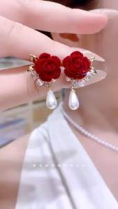 (Bebas beli 2 dapat bonus) A21 Anting mawar merah mutiara juntai manis mewat titanium wanita Korea