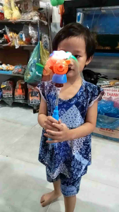 Cây quay đèn mèo có nhạc đèn cho bé