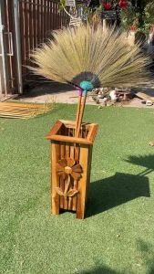 ที่เสียบร่ม ที่เสียบไม้กวาด ขนาดกว้าง 11“ ยาว 24” วัสดุทำจากไม้ เคลือบเงาสวยงาม ใช้ประดับตกแต่งบ้าน