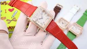 ( NEW ARIVVAL ) Jam Tangan Wanita / Cewek Mobangtuo Case Permata Tali Kulit Free 1Set Acc Mewah