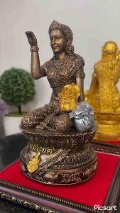 นางกวัก เนื้อแร่เหล็กน้ำพี้  ขนาด  ฐาน 4.5 นิ้ว สูง 8  นิ้ว แถมฟรีฐานรอง