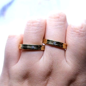 [GRATIS CETAK NAMA] Cincin Couple Titanium Anti Karat M20 | Cincin Pasangan | Cincin Hadiah | Cincin Lamaran | Cincin Tunangan | Aksesoris Pria Wanita