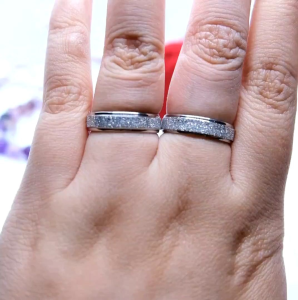 [GRATIS CETAK NAMA] Cincin Couple Titanium Anti Karat M22 | Cincin Pasangan | Cincin Hadiah | Cincin Lamaran | Cincin Tunangan | Aksesoris Pria Wanita