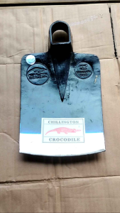 ALAT CANGKUL TANAH BENGKUNG SUPER TAJAM TAHAN BANTING BERKUALITAS TAHAN LAMA PEMAKAIAN BERKUALITAS TINGGI COCOK DIGUNAKAN MENGCANGKUL MENGALI TANAH BESI ASLI PILIHAN BERKUALITAS BESI BAJA ASLI SUDAH DI SEPUH MULUS VIRAAL YANG DI CARI CARI PETANI PERKEBUNA