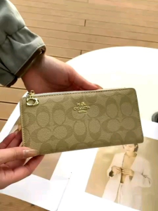 Hot ready C logo simple long wallet with box